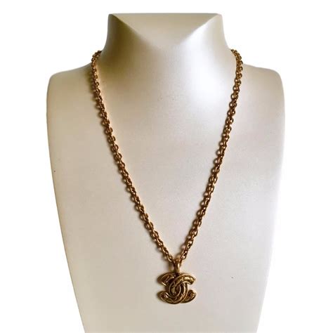 chanel regali|gold chanel necklace.